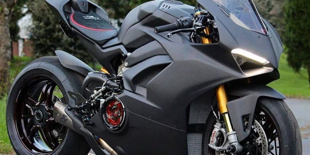 A Guide To ChoosingThe Right Panigale V4 Carbon Fiber Parts