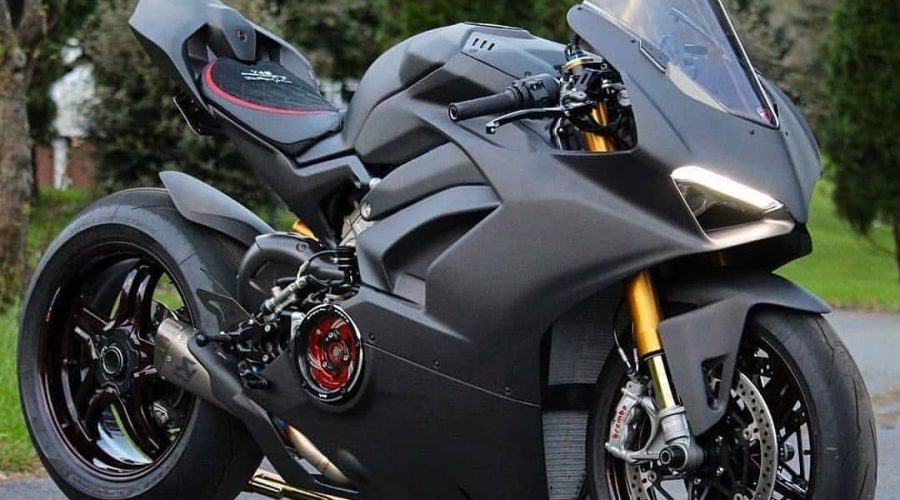 A Guide To ChoosingThe Right Panigale V4 Carbon Fiber Parts