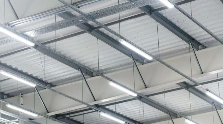 Know everything you need for commercial area lighting and its installation!