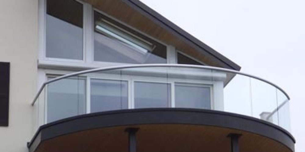 An Introductory Guide to Different Handrail Styles for Glass Balconies