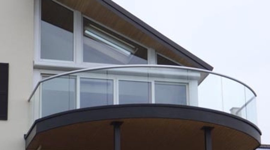 An Introductory Guide to Different Handrail Styles for Glass Balconies